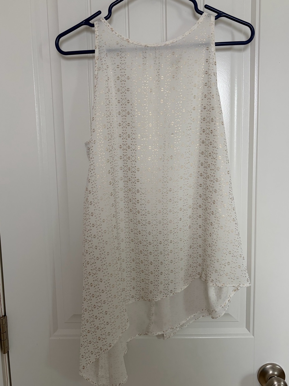 Buckle Brand Sleeveless Top w/ Gold Foil Pattern Size Small